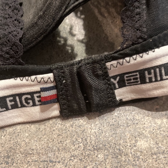 Tommy Hill figure 34 a bra sexy black lace underwire, and padding - Picture 3 of 9